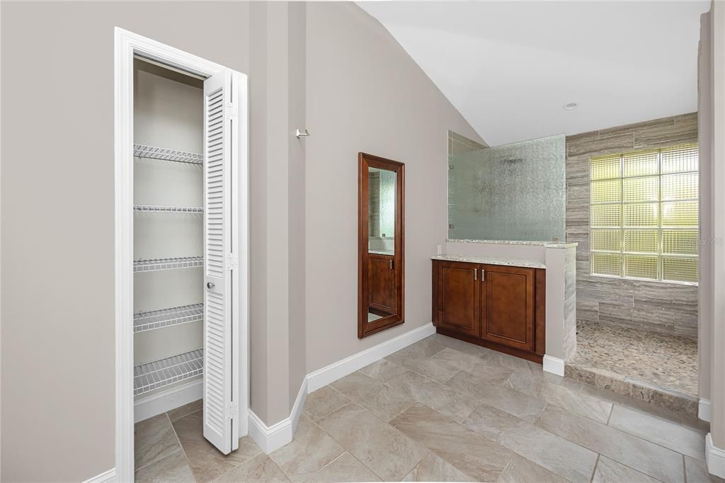 For Sale: $615,000 (4 beds, 2 baths, 2234 Square Feet)