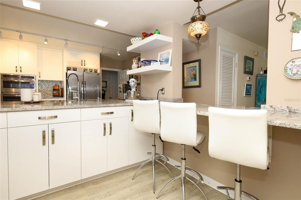 For Sale: $674,000 (2 beds, 2 baths, 1334 Square Feet)