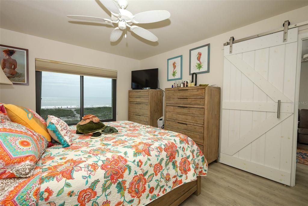 For Sale: $674,000 (2 beds, 2 baths, 1334 Square Feet)