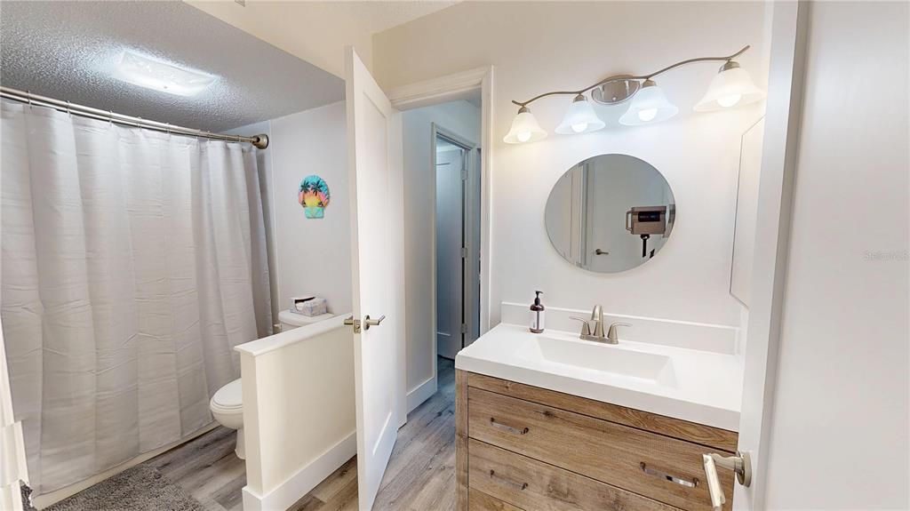 For Sale: $157,500 (2 beds, 1 baths, 812 Square Feet)