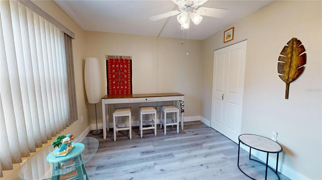 For Sale: $157,500 (2 beds, 1 baths, 812 Square Feet)