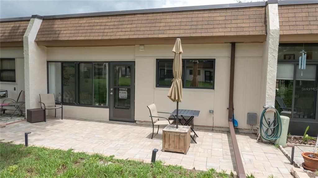 For Sale: $157,500 (2 beds, 1 baths, 812 Square Feet)