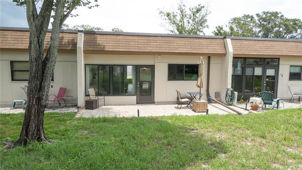 For Sale: $157,500 (2 beds, 1 baths, 812 Square Feet)