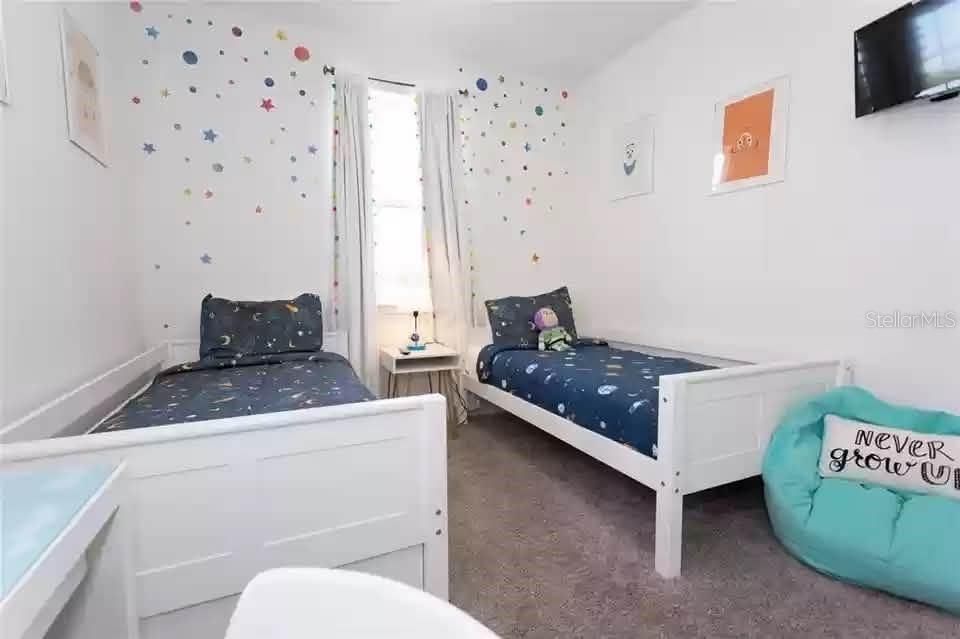 На продажу: $469,000 (5 спален, 4 ванн, 2094 Квадратных фут)