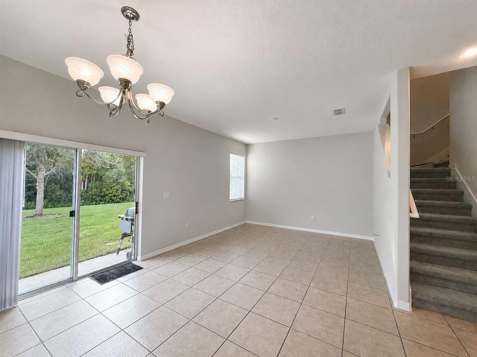 For Sale: $325,000 (3 beds, 2 baths, 1661 Square Feet)
