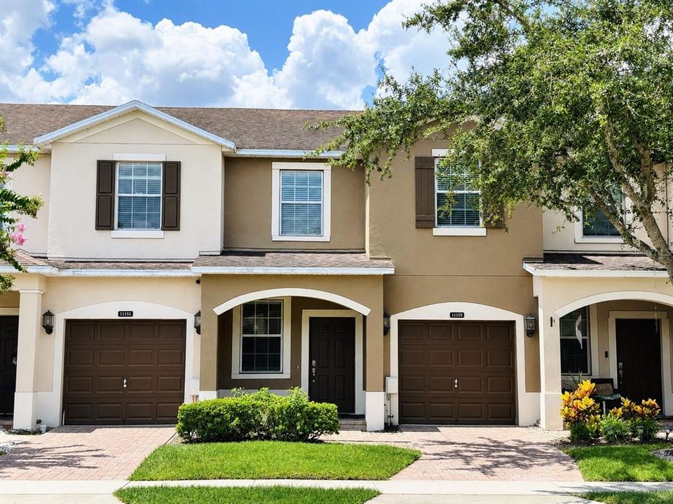 For Sale: $325,000 (3 beds, 2 baths, 1661 Square Feet)