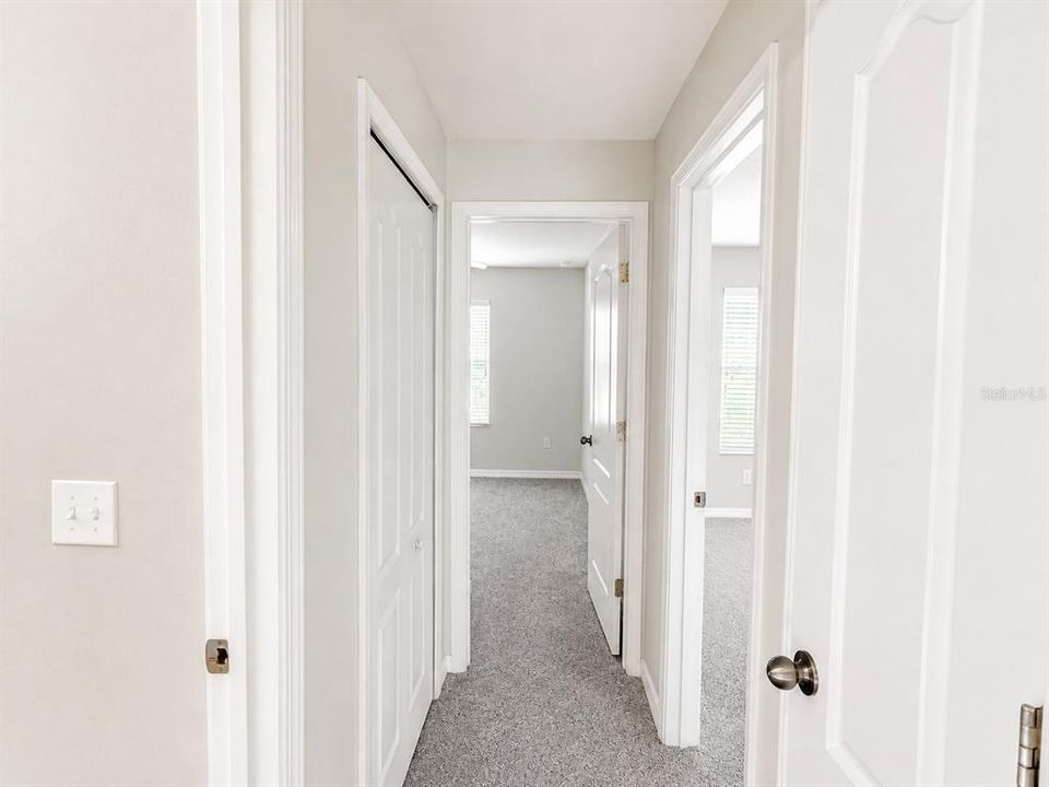 For Sale: $325,000 (3 beds, 2 baths, 1661 Square Feet)