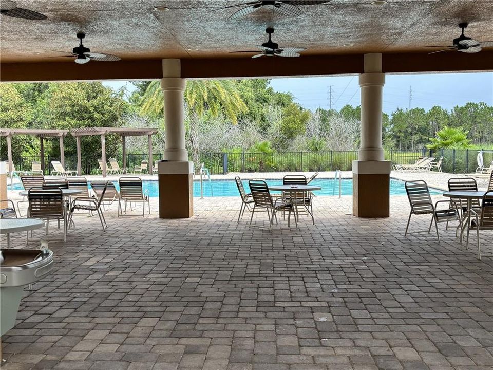 For Sale: $325,000 (3 beds, 2 baths, 1661 Square Feet)