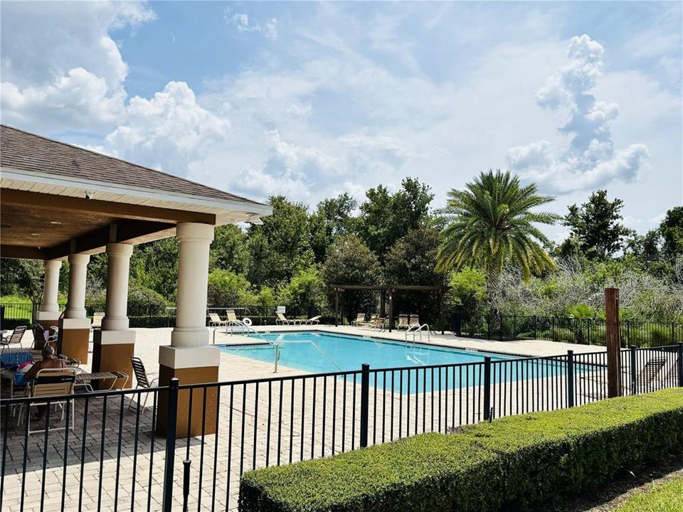 For Sale: $325,000 (3 beds, 2 baths, 1661 Square Feet)