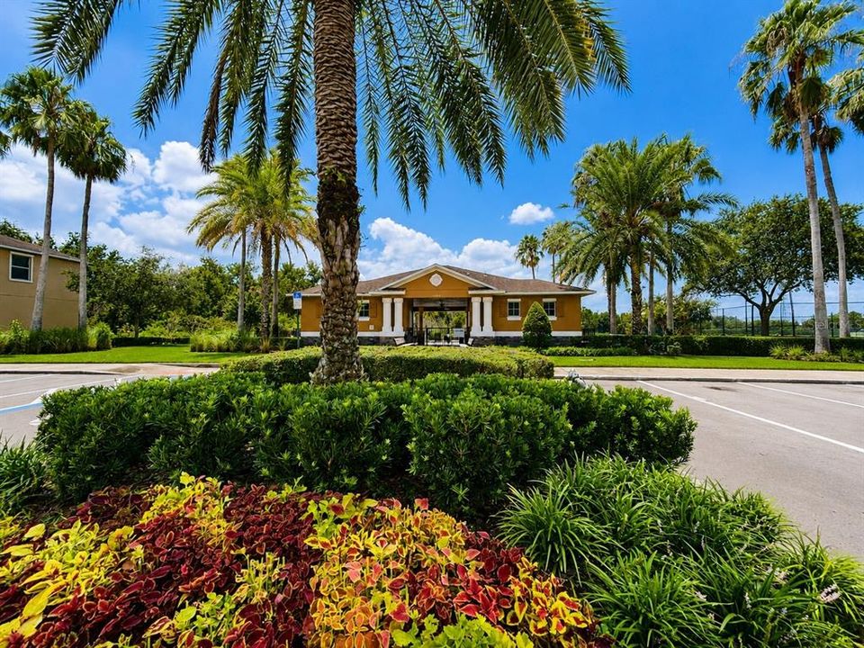 For Sale: $325,000 (3 beds, 2 baths, 1661 Square Feet)