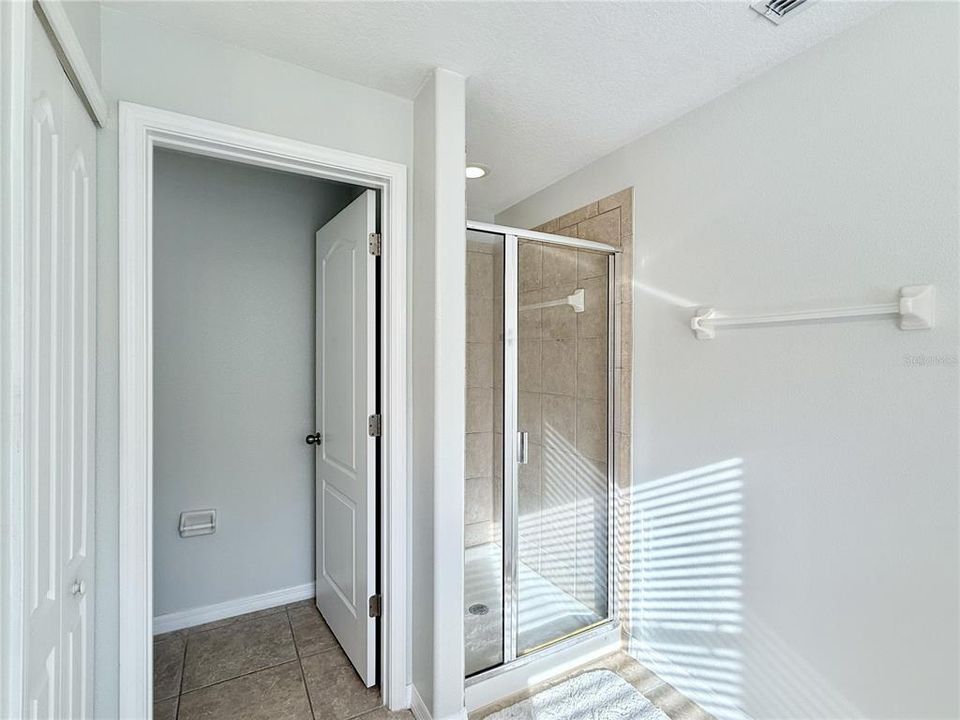 For Sale: $325,000 (3 beds, 2 baths, 1661 Square Feet)
