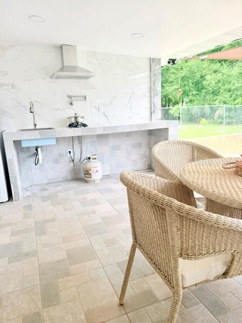 На продажу: $305,000 (2 спален, 2 ванн, 1080 Квадратных фут)