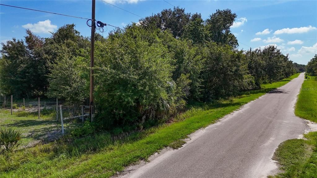 待售: $699,900 (19.47 acres)