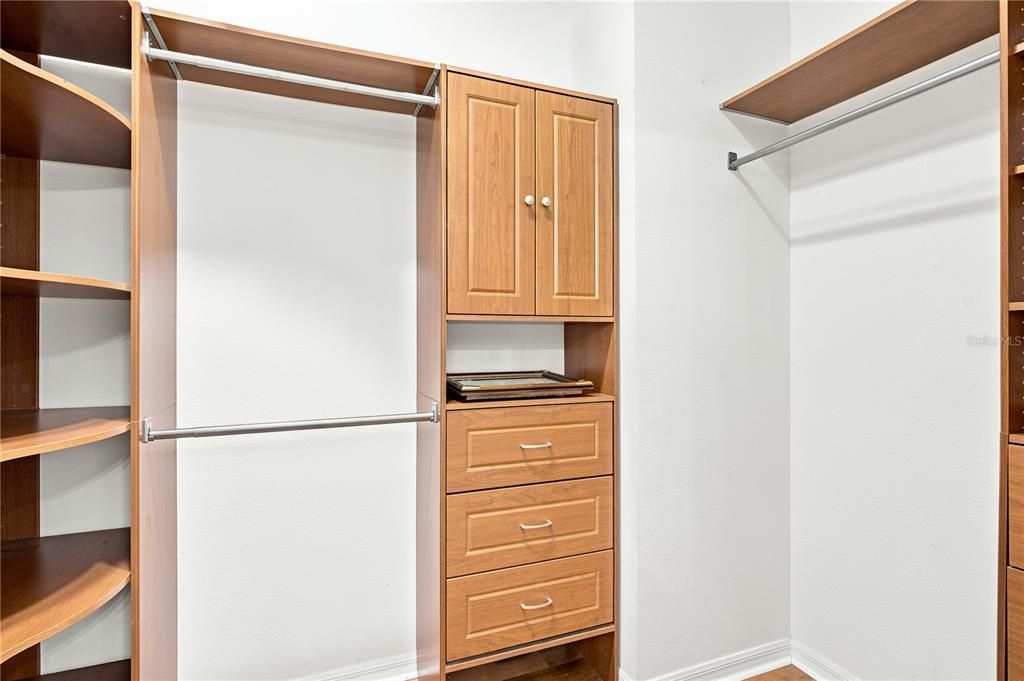 Под контрактом: $429,900 (3 спален, 2 ванн, 1602 Квадратных фут)