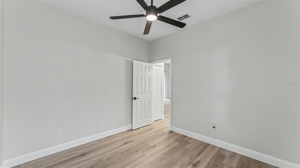 For Sale: $424,900 (6 beds, 3 baths, 2305 Square Feet)