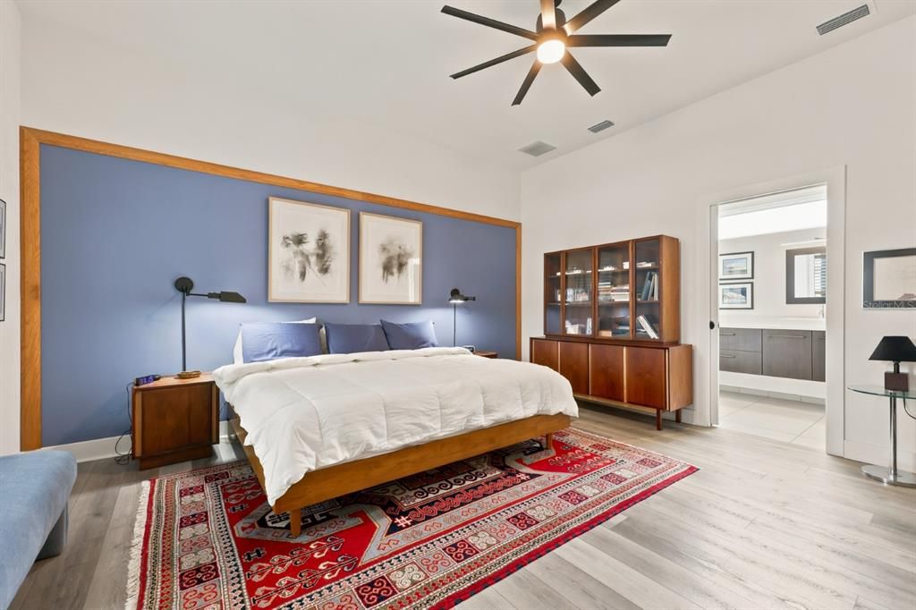 Activo con contrato: $649,805 (3 camas, 2 baños, 2016 Pies cuadrados)
