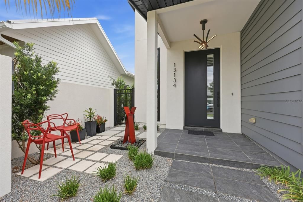 Activo con contrato: $649,805 (3 camas, 2 baños, 2016 Pies cuadrados)