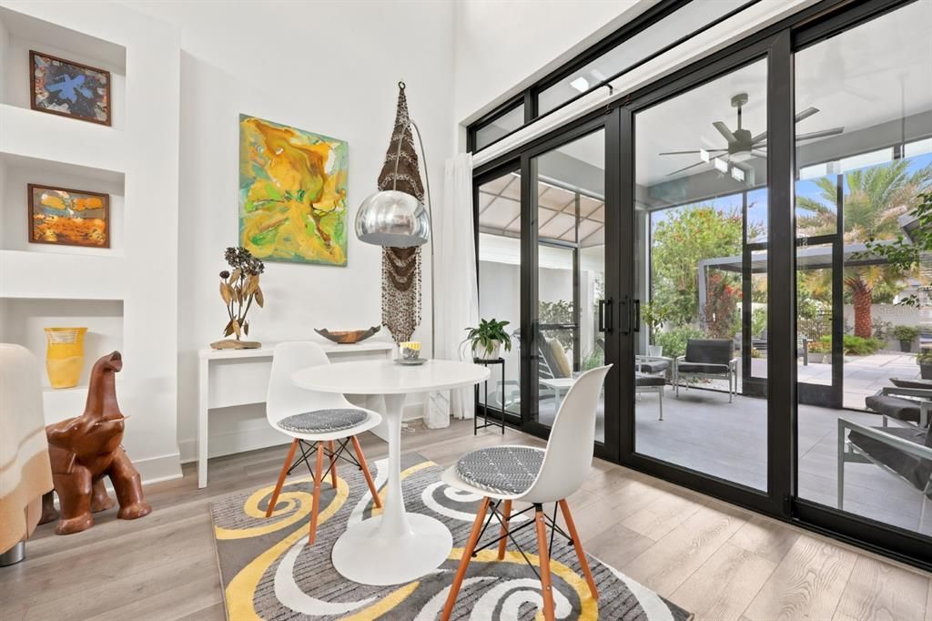 Activo con contrato: $649,805 (3 camas, 2 baños, 2016 Pies cuadrados)