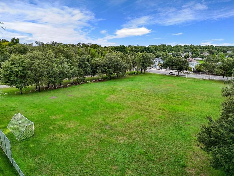 Activo con contrato: $649,805 (3 camas, 2 baños, 2016 Pies cuadrados)