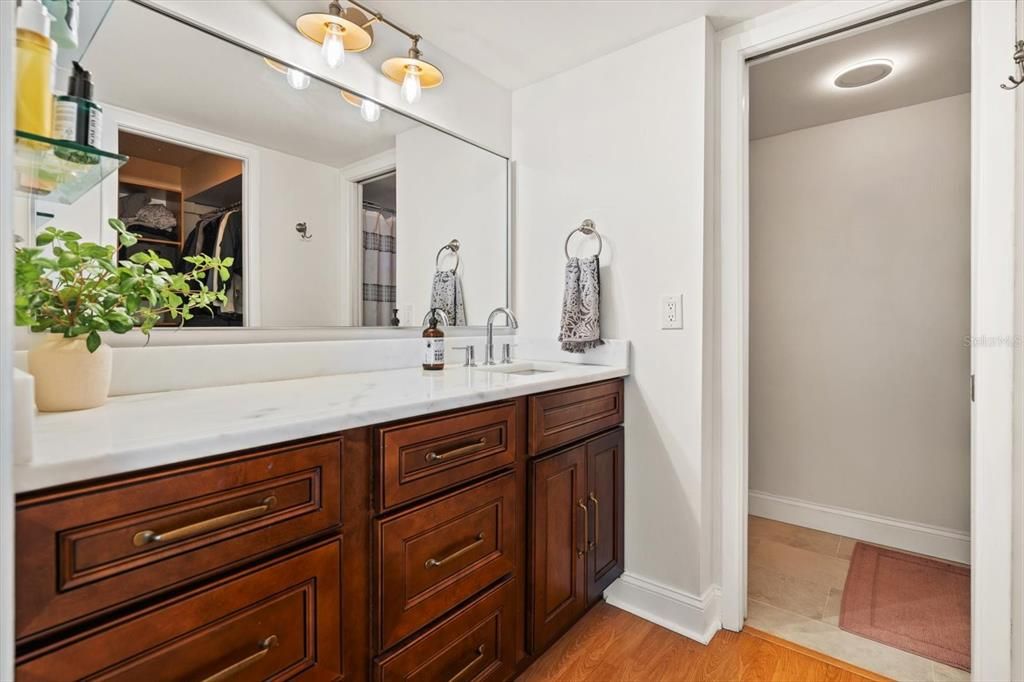 En Venta: $195,000 (2 camas, 2 baños, 1050 Pies cuadrados)