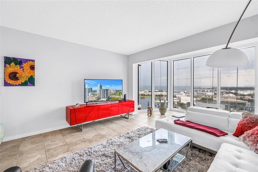 For Sale: $493,000 (1 beds, 1 baths, 1146 Square Feet)