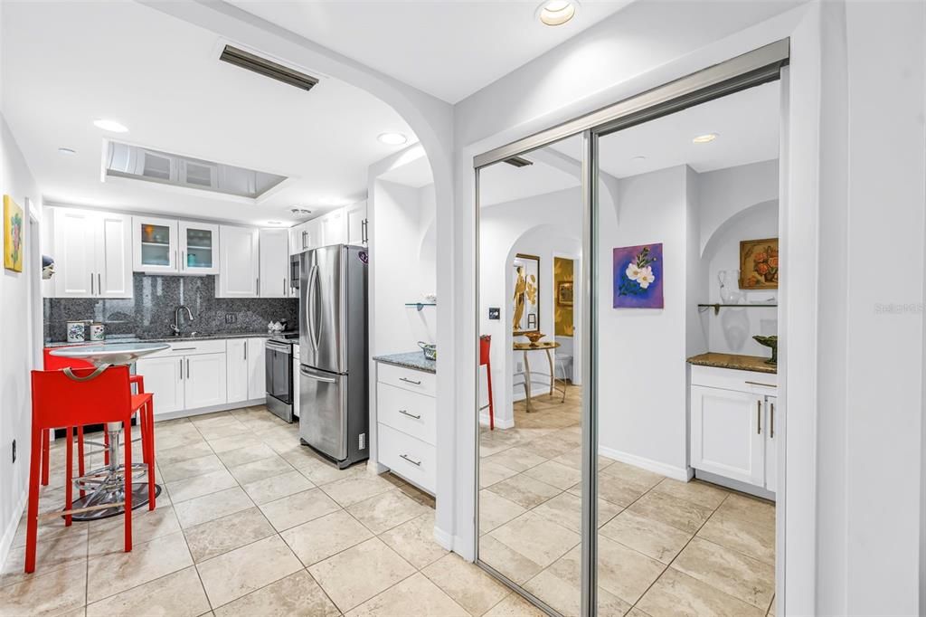 For Sale: $493,000 (1 beds, 1 baths, 1146 Square Feet)