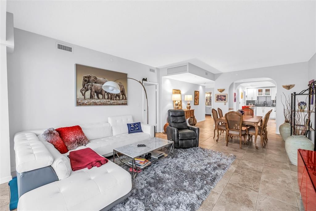 For Sale: $493,000 (1 beds, 1 baths, 1146 Square Feet)