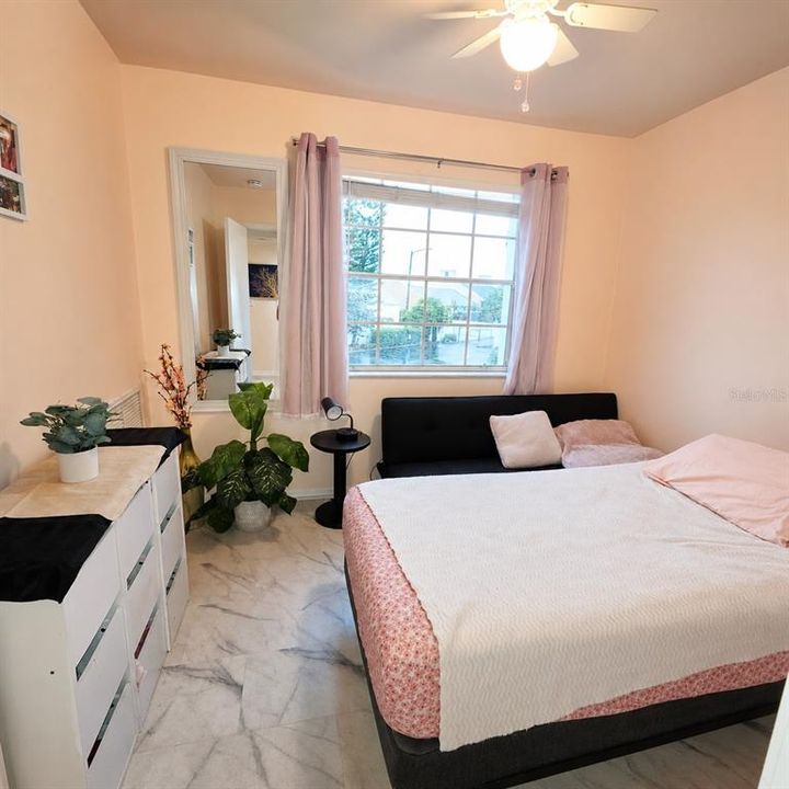 В аренду: $2,000 (2 спален, 2 ванн, 730 Квадратных фут)