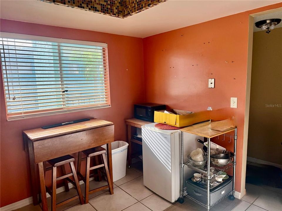 На продажу: $129,000 (2 спален, 2 ванн, 1058 Квадратных фут)