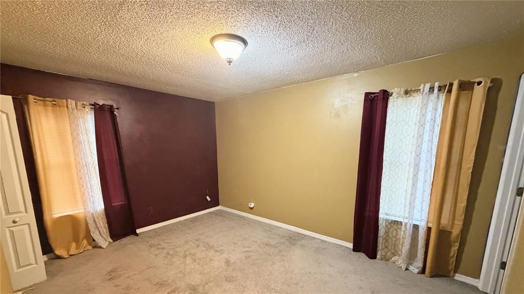 For Sale: $220,000 (3 beds, 2 baths, 1062 Square Feet)