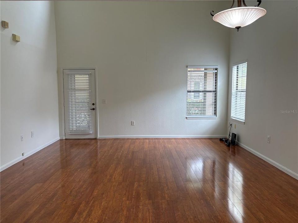 En Renta: $2,950 (4 camas, 3 baños, 1670 Pies cuadrados)