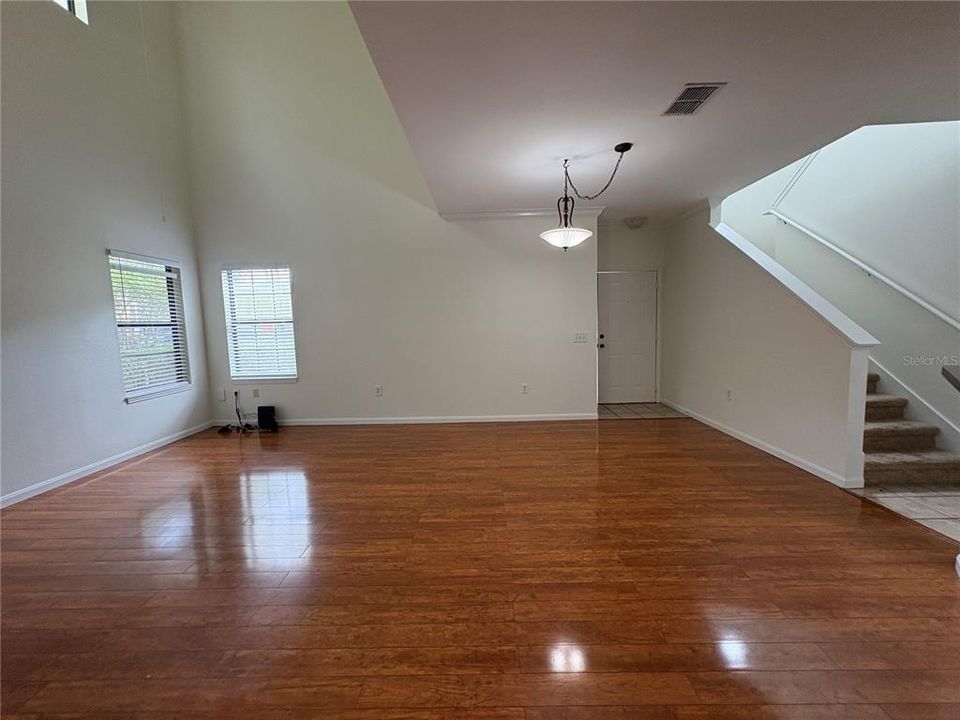 En Renta: $2,950 (4 camas, 3 baños, 1670 Pies cuadrados)