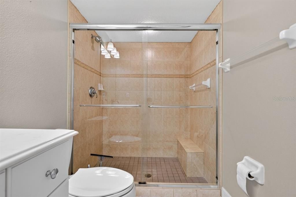 En Venta: $385,000 (3 camas, 2 baños, 1991 Pies cuadrados)