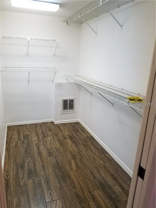 В аренду: $2,100 (2 спален, 2 ванн, 1125 Квадратных фут)