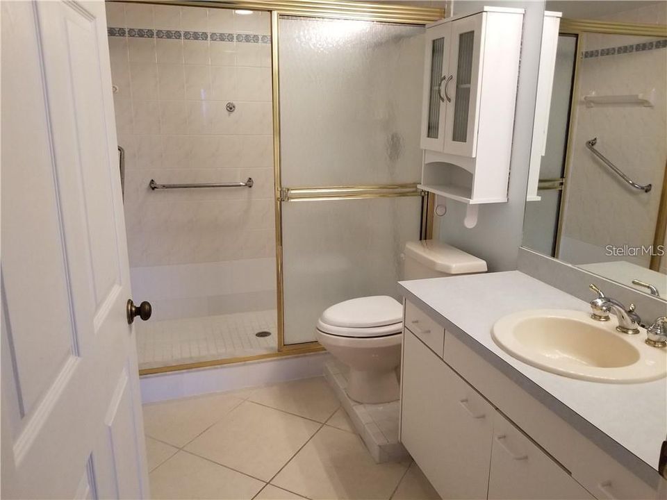 В аренду: $2,100 (2 спален, 2 ванн, 1125 Квадратных фут)