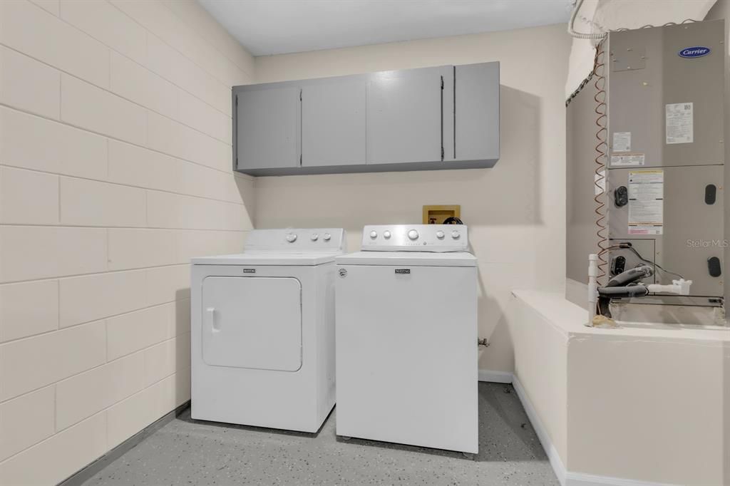 Active With Contract: $365,000 (3 beds, 2 baths, 1219 Square Feet)