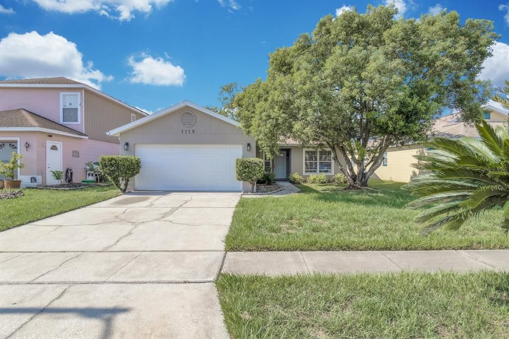 Active With Contract: $365,000 (3 beds, 2 baths, 1219 Square Feet)