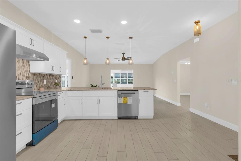 Active With Contract: $365,000 (3 beds, 2 baths, 1219 Square Feet)