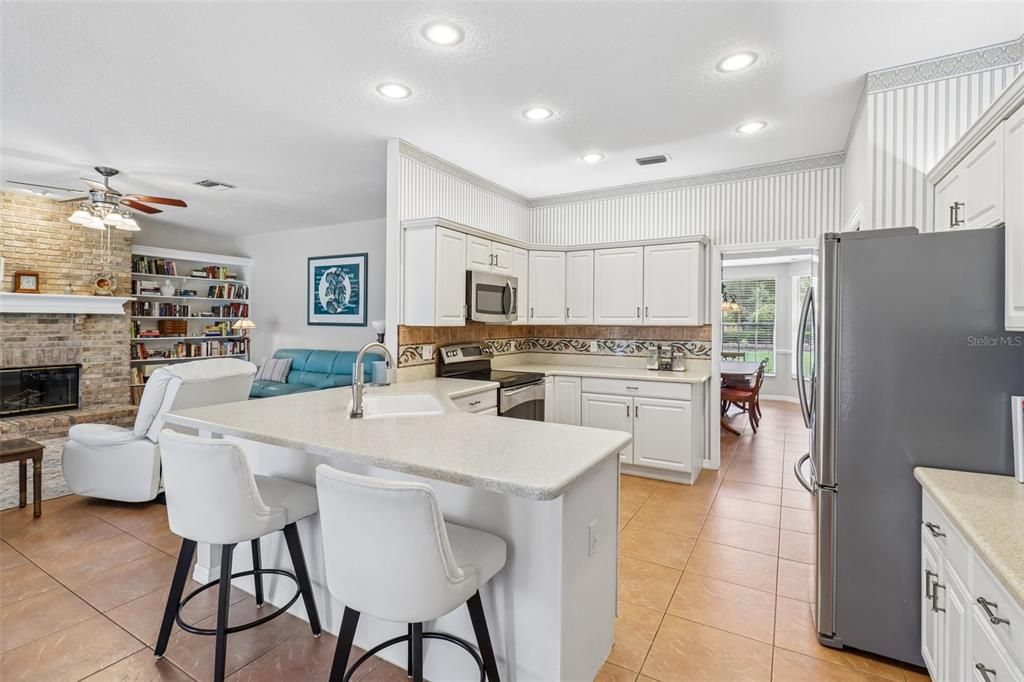 For Sale: $619,900 (4 beds, 3 baths, 2707 Square Feet)