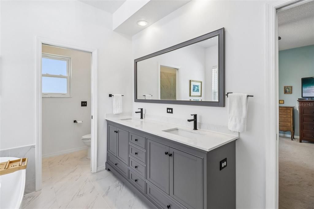 For Sale: $619,900 (4 beds, 3 baths, 2707 Square Feet)