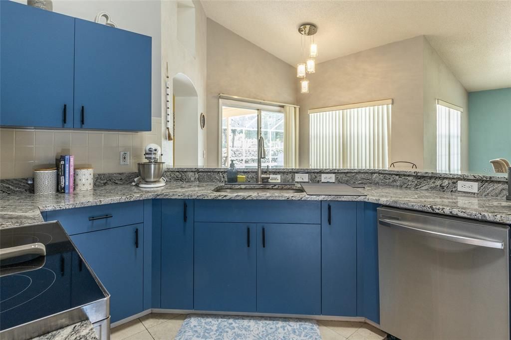 На продажу: $475,000 (4 спален, 2 ванн, 1929 Квадратных фут)