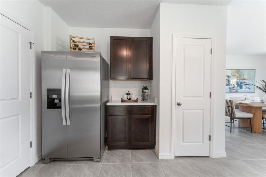 В аренду: $2,850 (4 спален, 2 ванн, 2305 Квадратных фут)
