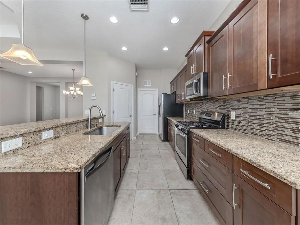 En Venta: $485,000 (3 camas, 2 baños, 2148 Pies cuadrados)