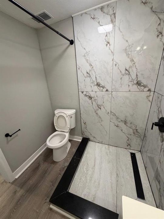 For Sale: $269,000 (2 beds, 1 baths, 936 Square Feet)