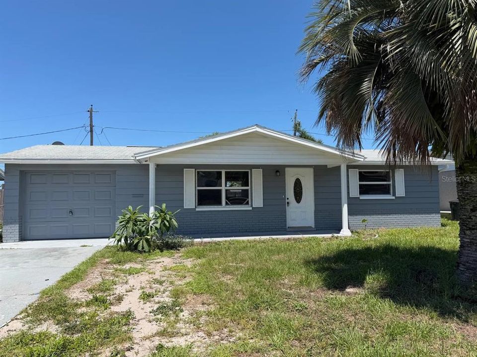 For Sale: $269,000 (2 beds, 1 baths, 936 Square Feet)