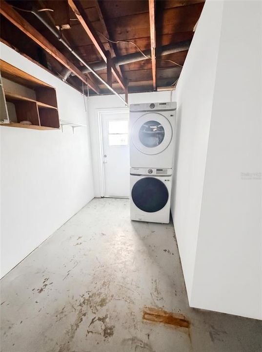 For Sale: $269,000 (2 beds, 1 baths, 936 Square Feet)