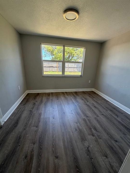 For Sale: $269,000 (2 beds, 1 baths, 936 Square Feet)