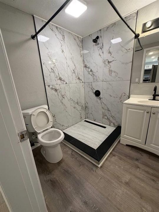 For Sale: $269,000 (2 beds, 1 baths, 936 Square Feet)