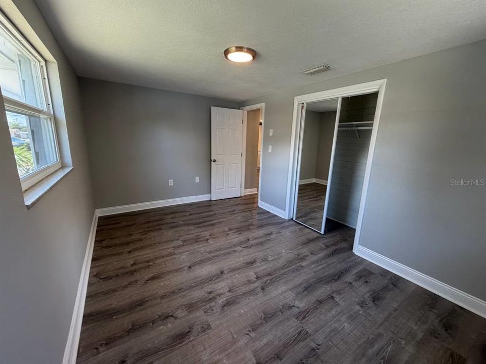 For Sale: $269,000 (2 beds, 1 baths, 936 Square Feet)