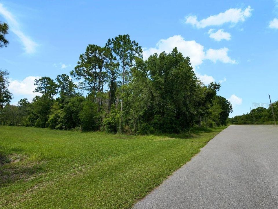 На продажу: $27,000 (0.55 acres)
